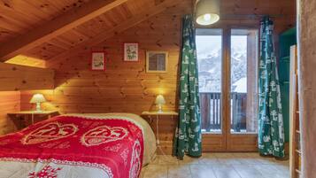 3 bedrooms, bed sheets