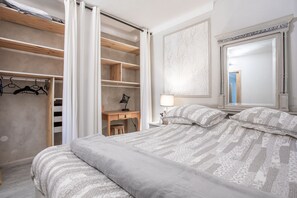 2 bedrooms, iron/ironing board, bed sheets