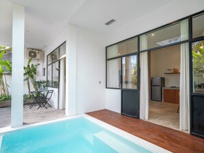 Outdoor pool - Berawa Factory Lofts (Canggu)