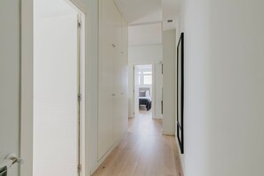 2 bedrooms, iron/ironing board, WiFi, bed sheets - Happy Lista 2BR w/ A/C, 5 min from El Retiro Park, by Blueground (Madrid)