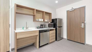 Studio, 1 kingsize-seng, tilgjengelighetstilpasset, badekar (Mobility & Hearing) | Eget kjøkken