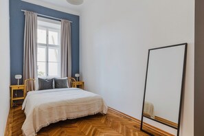 3 quartos, ferros/tábuas de passar roupa, Wi-Fi, roupa de cama