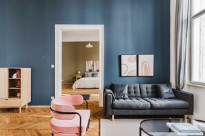 TV, stereo - Cool Neubau 3BR, Furniture, Decor & Kitchen, by Blueground (Vienna)