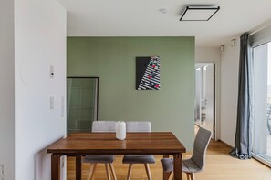 Dining - Marvelous Landstraße 3BR w/ Rooftop Terrace & Elevator, by Blueground (Vienna)