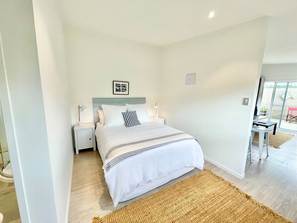 1 habitación, tabla de planchar con plancha y wifi
