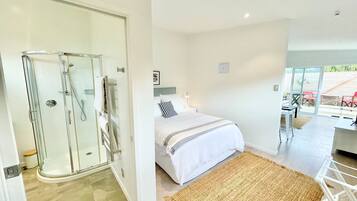 1 bedroom, iron/ironing board, WiFi