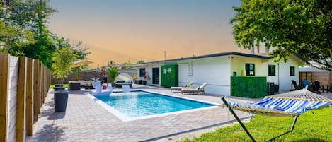 Piscine extérieure, piscine chauffée
