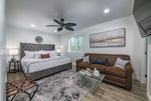 3 soverom, skrivebord, strykejern/-brett og wi-fi (inkludert)