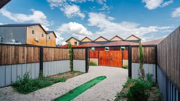 Luxury Bungalow | 1 bedroom, desk, blackout drapes, free WiFi