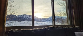 Lost Pines Guesthouse - Beautiful views and only 5 minutes to Yellowstone Park