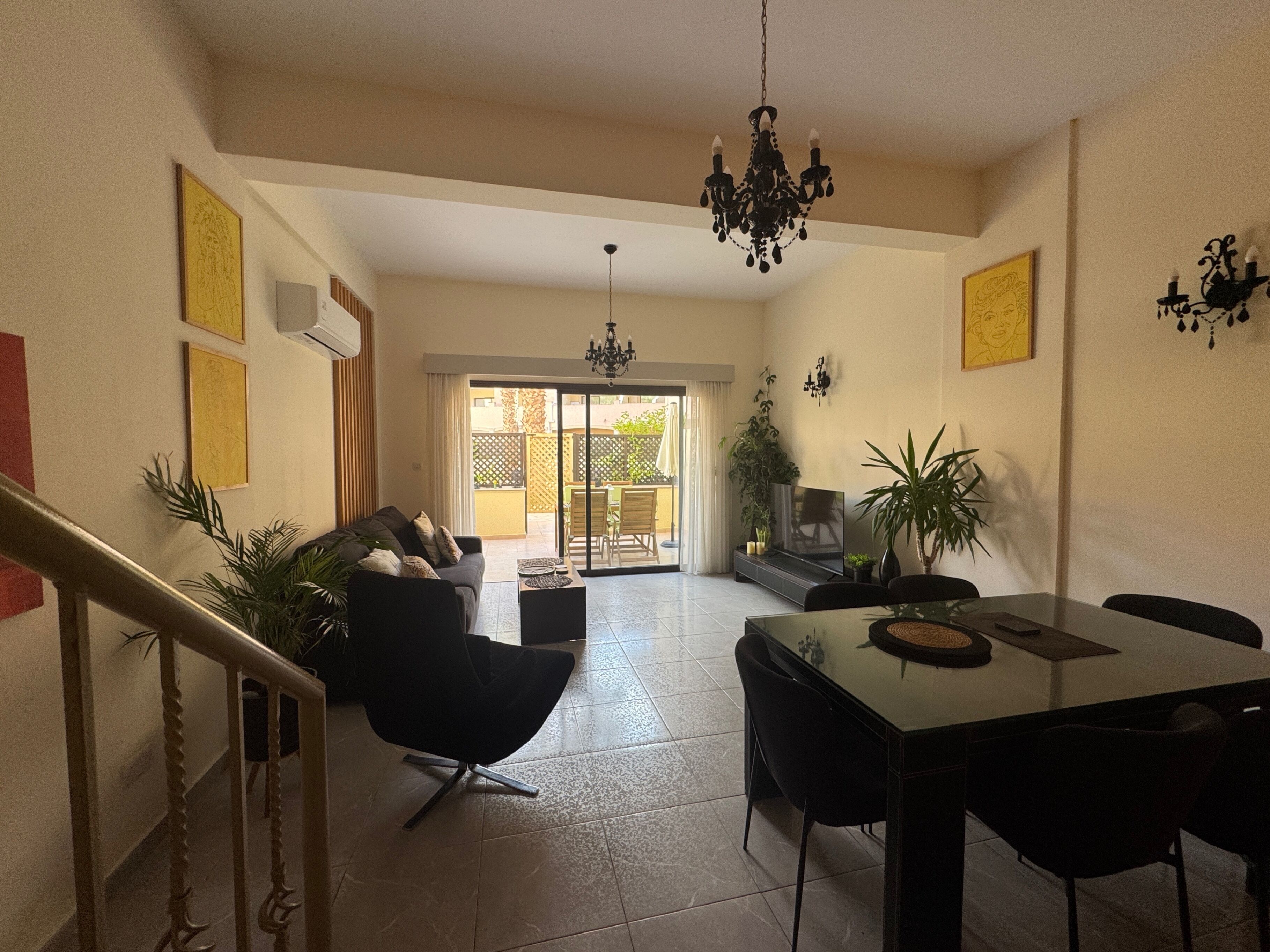 2 Bed Townhouse Sleeps 4 - Pool - Patio & Balcony - Paphos