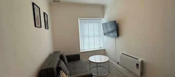 Bridgend Bliss 1 Bed Apartment