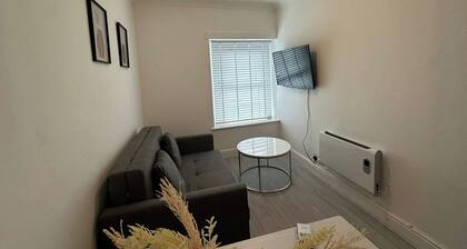 Apartment - Sleeps 2 - Cardiff Close