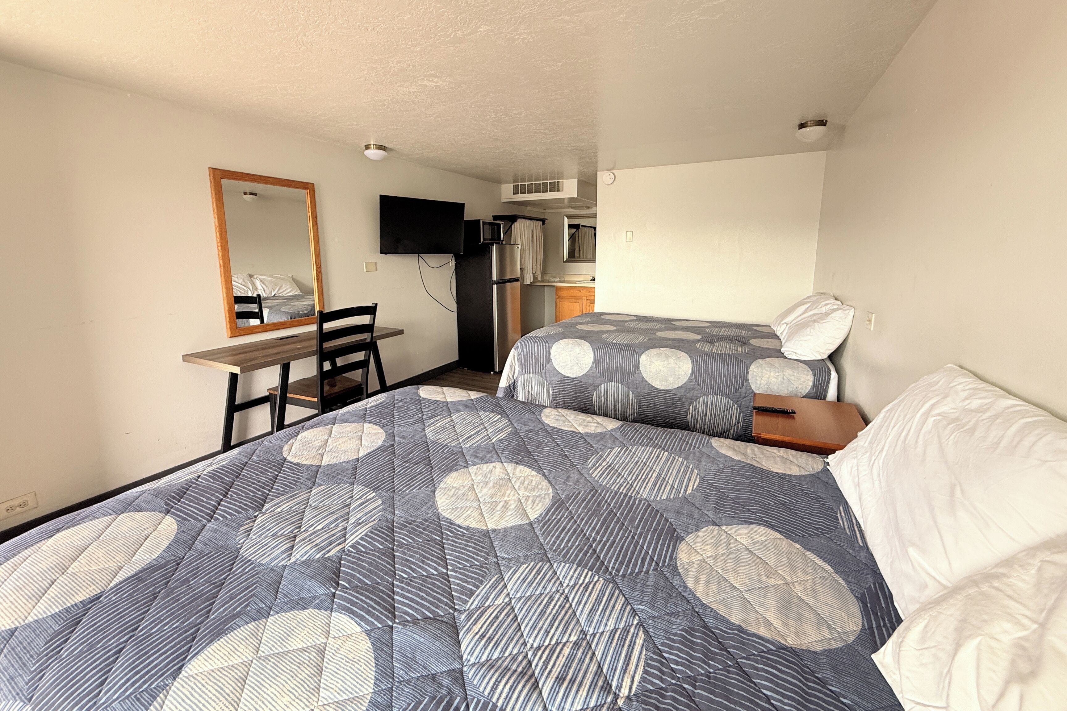 Habitación, 2 camas Queen size, para fumadores | Wifi gratis 