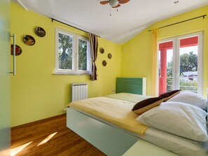 4 bedrooms, iron/ironing board, WiFi - Morski dragulj by Interhome (Vodice)