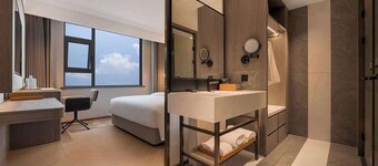 Howard Johnson by Wyndham Life Kunming Guandu Hotel