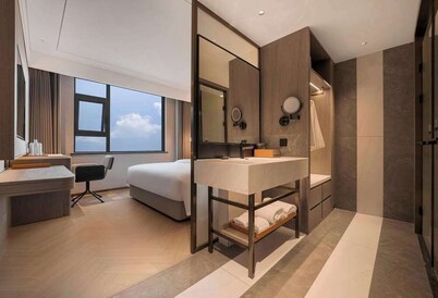 Howard Johnson by Wyndham Life Kunming Guandu Hotel