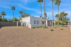 Exterior - Newly renovated, this home offers a modern retreat with amenities (Tempe)