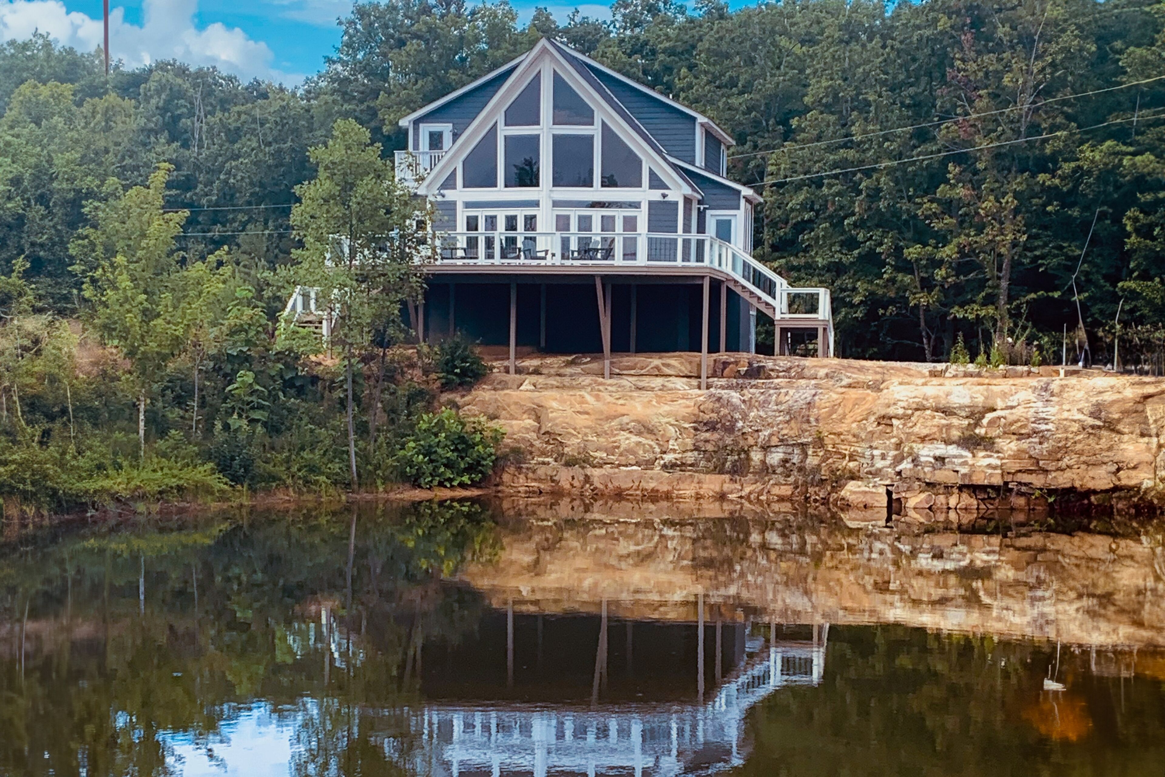 Lakefront home with large deck, W/D & central AC