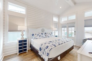 3 bedrooms, iron/ironing board, Internet, bed sheets