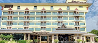 Ruean Phae Royal Park Hotel