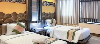 Ruean Phae Royal Park Hotel