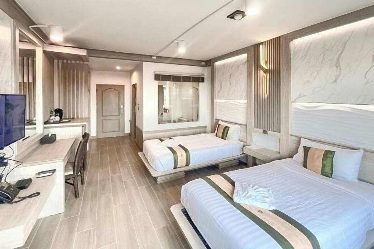 1 bedroom, desk, soundproofing, free WiFi