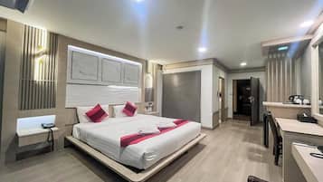 Superior Double Room | City view