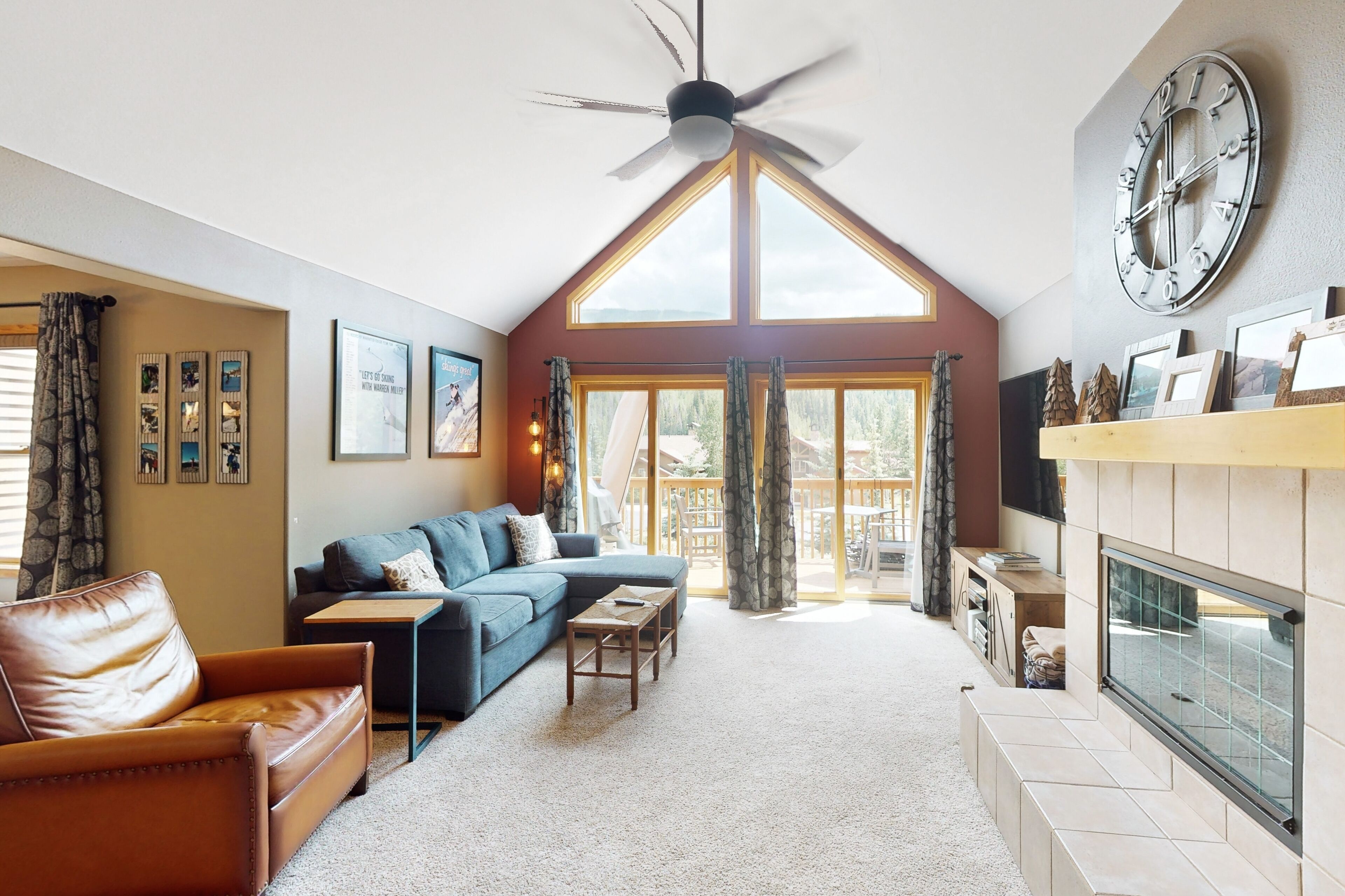 Large Condo with Ski Area Views, Shared Hot Tub - Walk to the Slopes