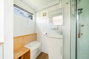 シャワー、ヘアドライヤー、タオル