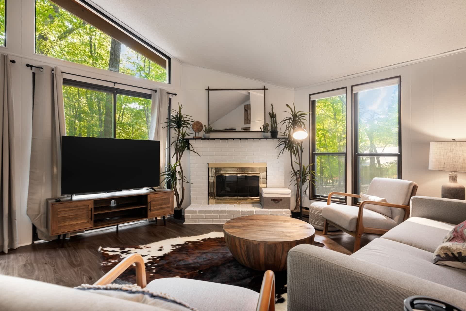 TV, fireplace, offices