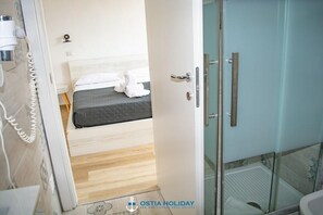 Hair dryer, towels - Ostia Holiday Mykonos (ROMA)