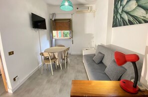 Living area - Paranzella Ostia Holiday Apartment (ROMA)