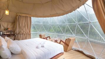 360 Dome Suite | Premium bedding, free WiFi, bed sheets