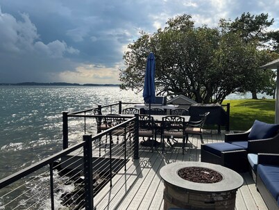 Charming 4 Bedroom Private Island Escape in the 1000 islands!