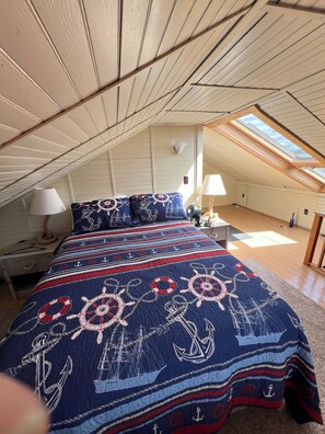 4 bedrooms, iron/ironing board, WiFi, bed sheets - Charming 4 Bedroom Private Island Escape in the 1000 islands! (Clayton)