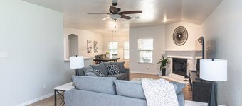 4 Bedroom, 2 Bath in Midlothian! Centrally Located, Pet Friendly, Close to Local Wedding Venues.