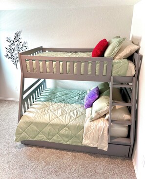 3 Schlafzimmer, Bügeleisen/Bügelbrett, Reisekinderbett, kostenloses WLAN