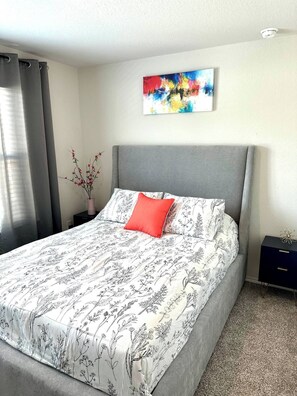 3 bedrooms, iron/ironing board, travel cot, free WiFi