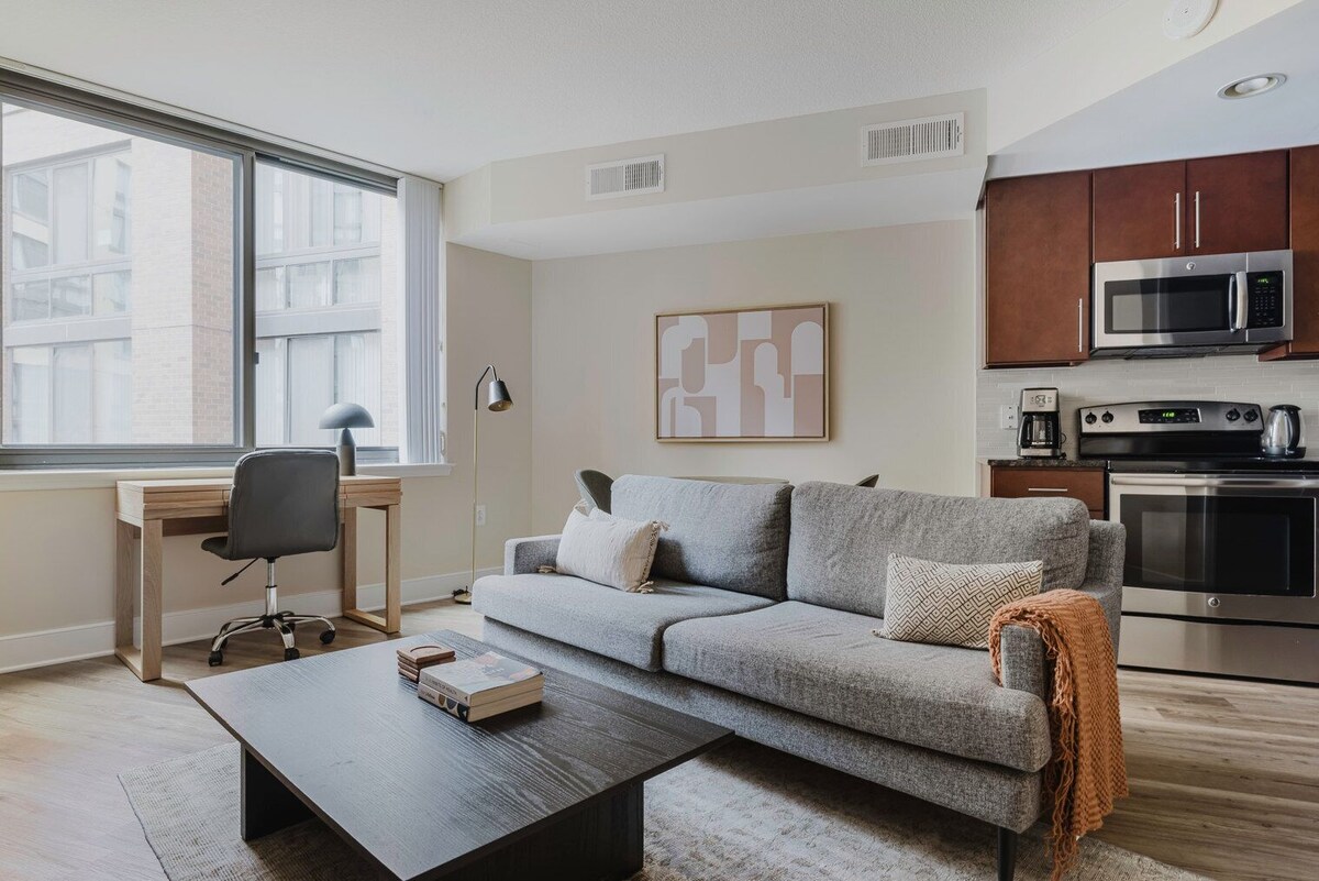 Perfect Mt Vernon 1BR w/ Gym, Pool & Security, near Metro, by Blueground