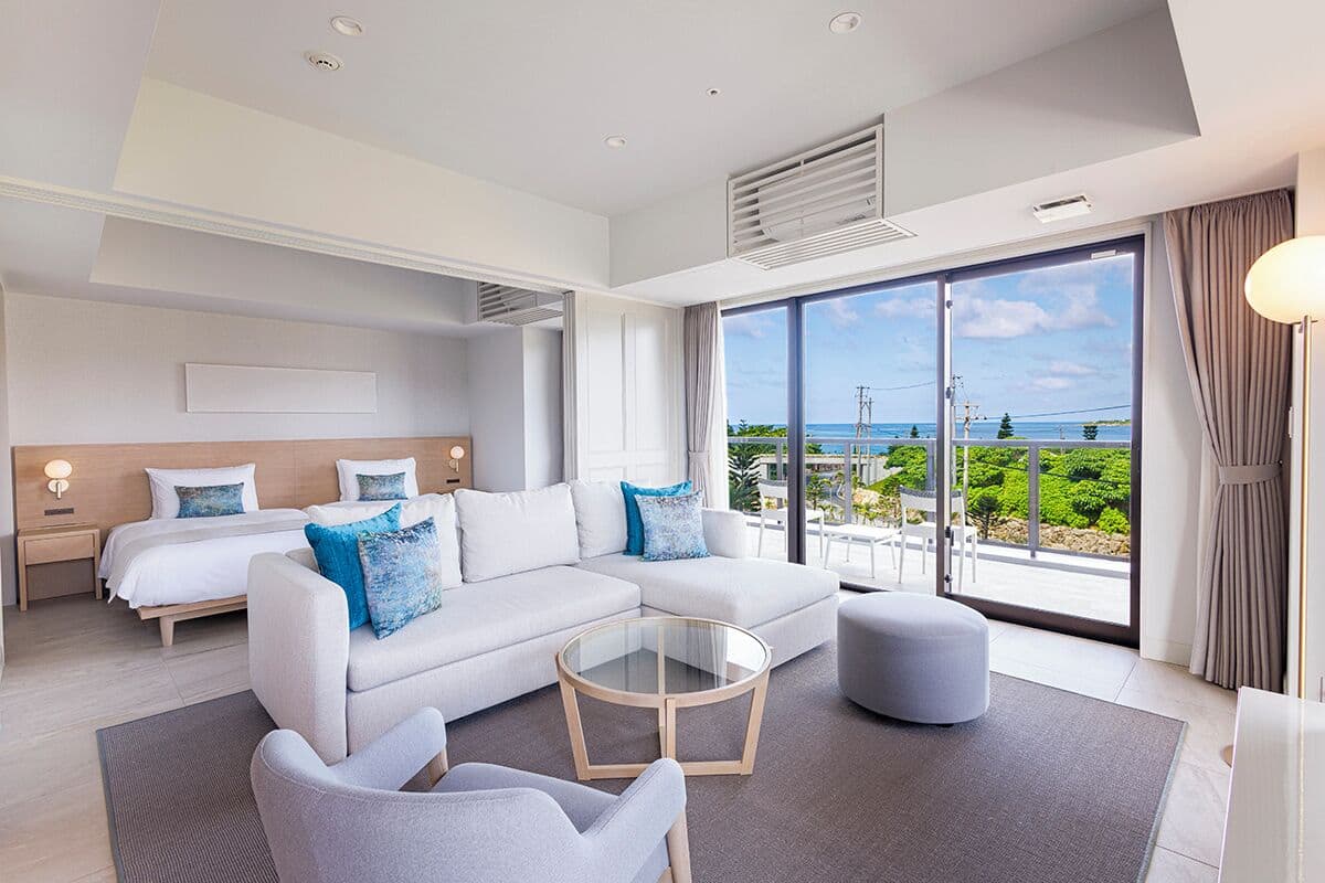 Deluxe Corner Suite, Non Smoking, Resort View(2-4floor) | 1 bedroom, minibar, in-room safe, blackout drapes