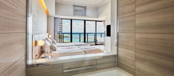 Hotel Shigira Mirage Beach Front