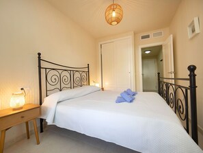 1 Schlafzimmer, Schreibtisch, Bügeleisen/Bügelbrett, WLAN