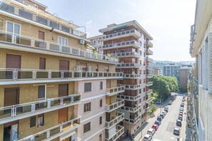 Exterior - Apartment of about 70 square meters, able to accommodate up to 5 people, located on the fifth floor of a building with a lift (NOT suitable for disabled people - steps to access it).The property is located in the Lingotto district, full of all services a (Torino)