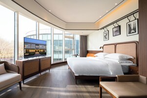 高级双人房 | 记忆海绵床垫、迷你吧（备有免费物品）、特色装修、特色家居