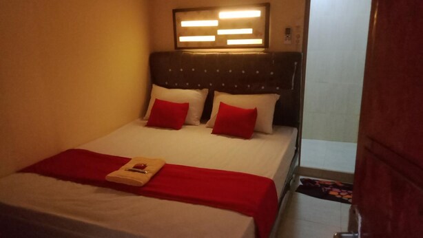 Standard Room | WiFi (free) - Homestay Diputras Sintang (Sintang)