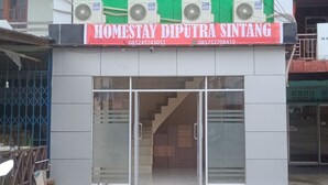 Exterior - Homestay Diputras Sintang (Sintang)