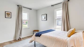 2 chambres, fer et planche à repasser, Wi-Fi, draps fournis