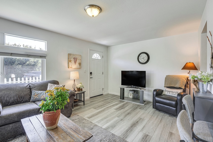 2 Blocks To Beach: Dog-friendly Oceano Cottage - Pismo Beach, CA
