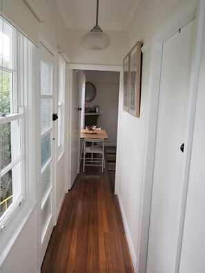 Interior - One bedroom holiday flat near the 3 Sisters (Katoomba)